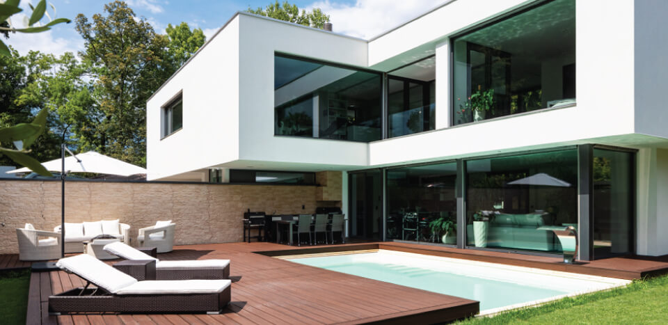 Swimming pool made with a wooden design